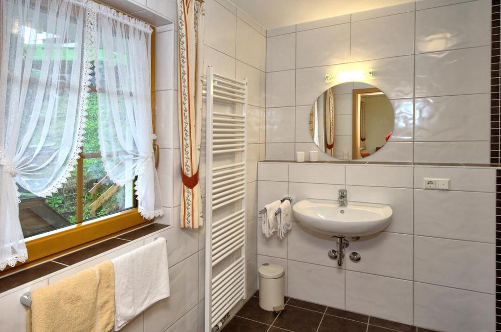 Gasthaus Sonne ミュンスタータール 部屋 写真